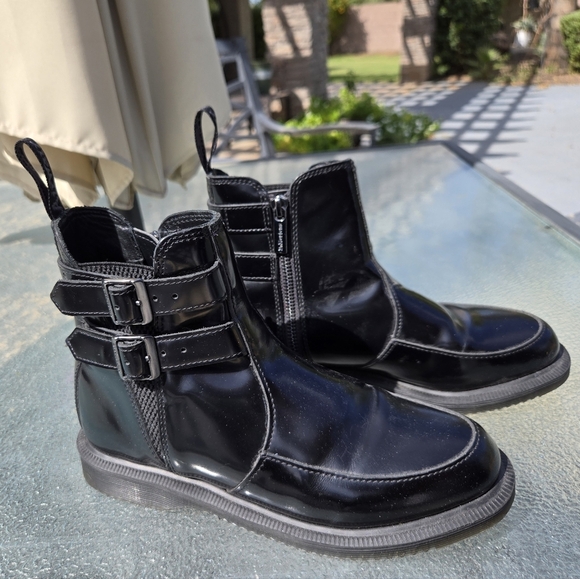 Dr. Martens Flora II Sz US 6 AirWair Heel Smooth Leather Buckle Chelsea Zipper - Picture 9 of 16